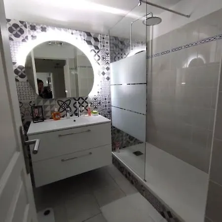 Cosy Dans Avec Piscine Apartament
